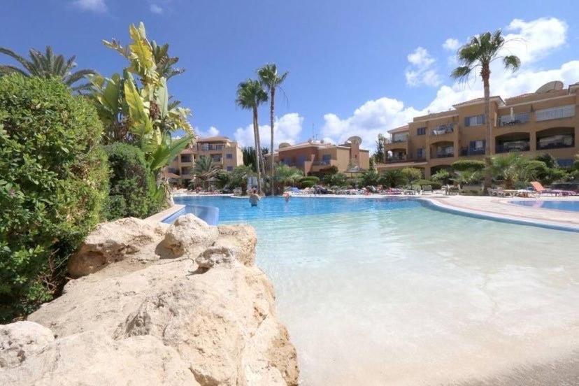 Appartement Limnaria Gardens K203 In Paphos Extérieur photo